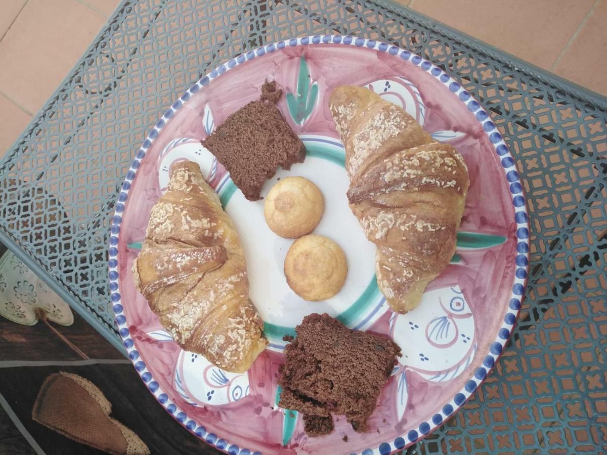 فندق La Rosa أَميليا المظهر الخارجي الصورة